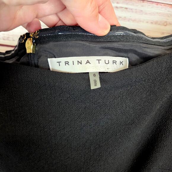 Trina Turk Zeal Off the Shoulder Cape Dress Size 6 Black Crepe Glam Lux Event - Picture 5 of 16